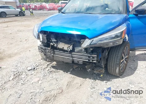 2021 Nissan Kicks Sr Xtronic Cvt z USA, uszkodzony, nr VIN 3N1CP5DV5ML467759